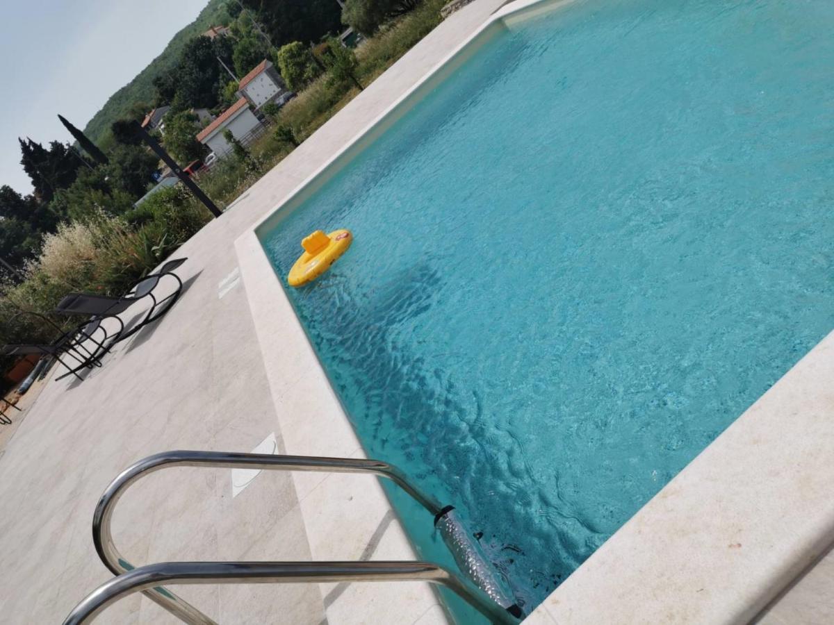 Apartments Barbara With Pool Brsec Exterior photo